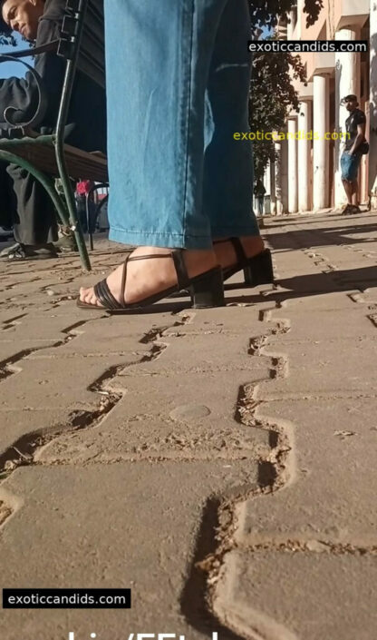 Arabic Hijabi Feet Pack 1 - Image 5