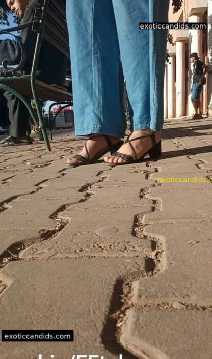 Arabic Hijabi Feet Pack 1 - Image 4